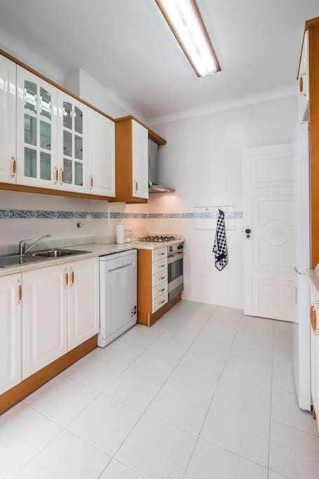 Apart Lisboa Confortavel 2 Quartos Com Terraco Одивелас Екстериор снимка