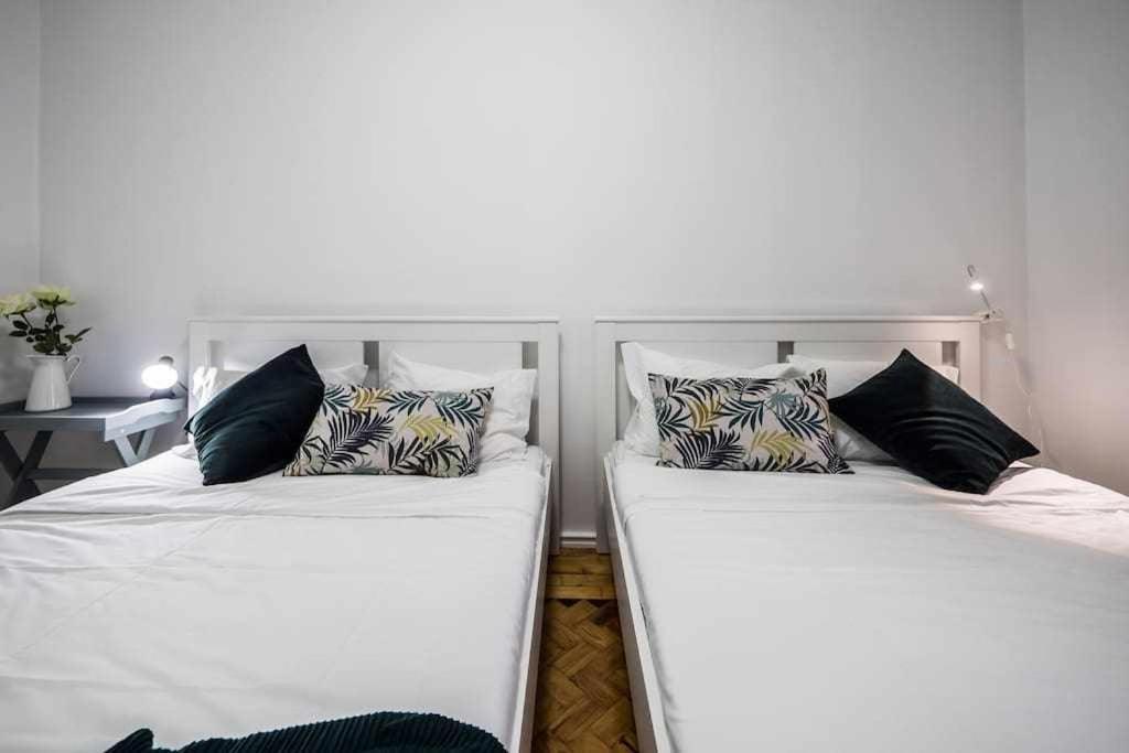 Apart Lisboa Confortavel 2 Quartos Com Terraco Одивелас Екстериор снимка